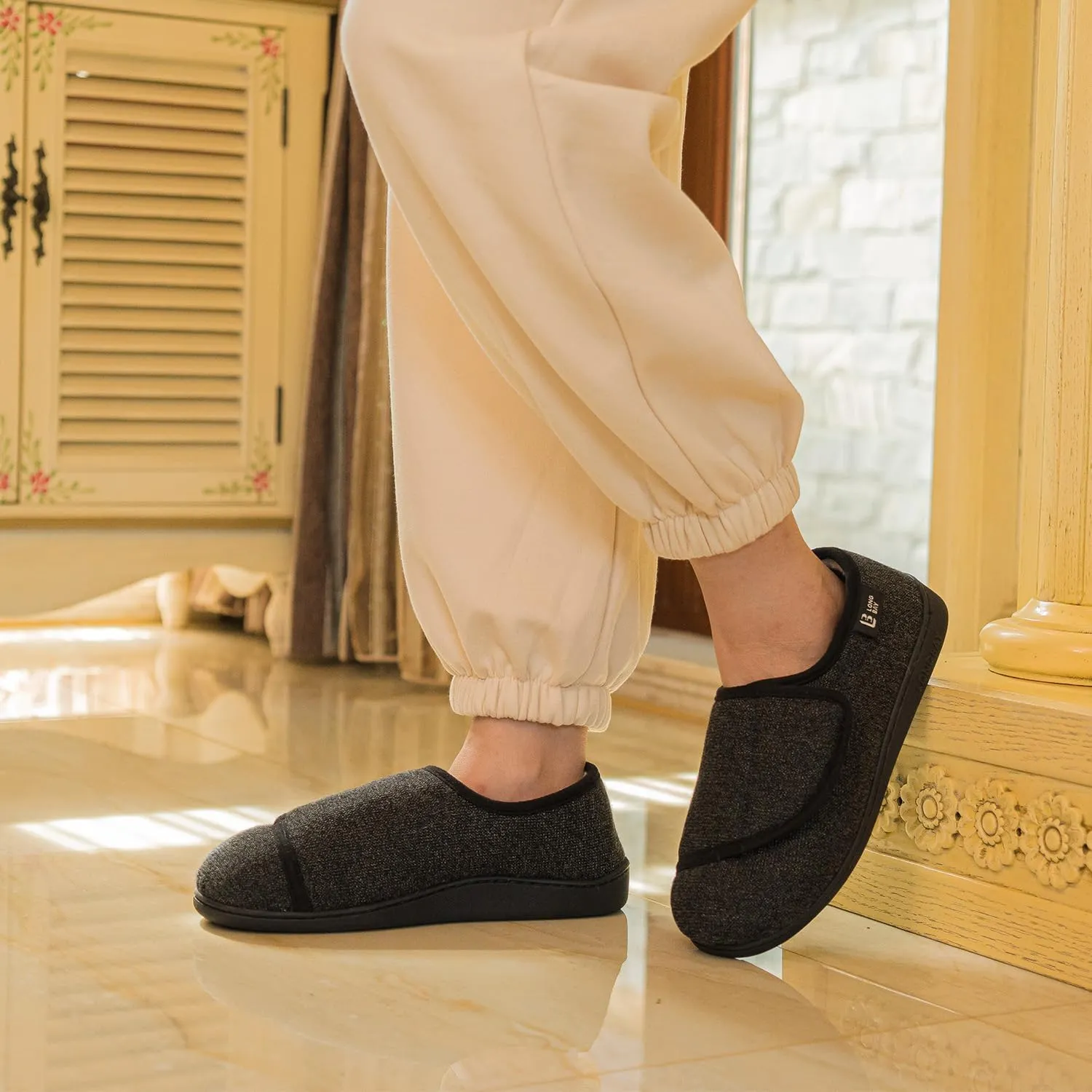 LongBay Women's Adjustable Slippers Non Slip Wide House Shoes Indoor Outdoor Diabetic Swollen Feet