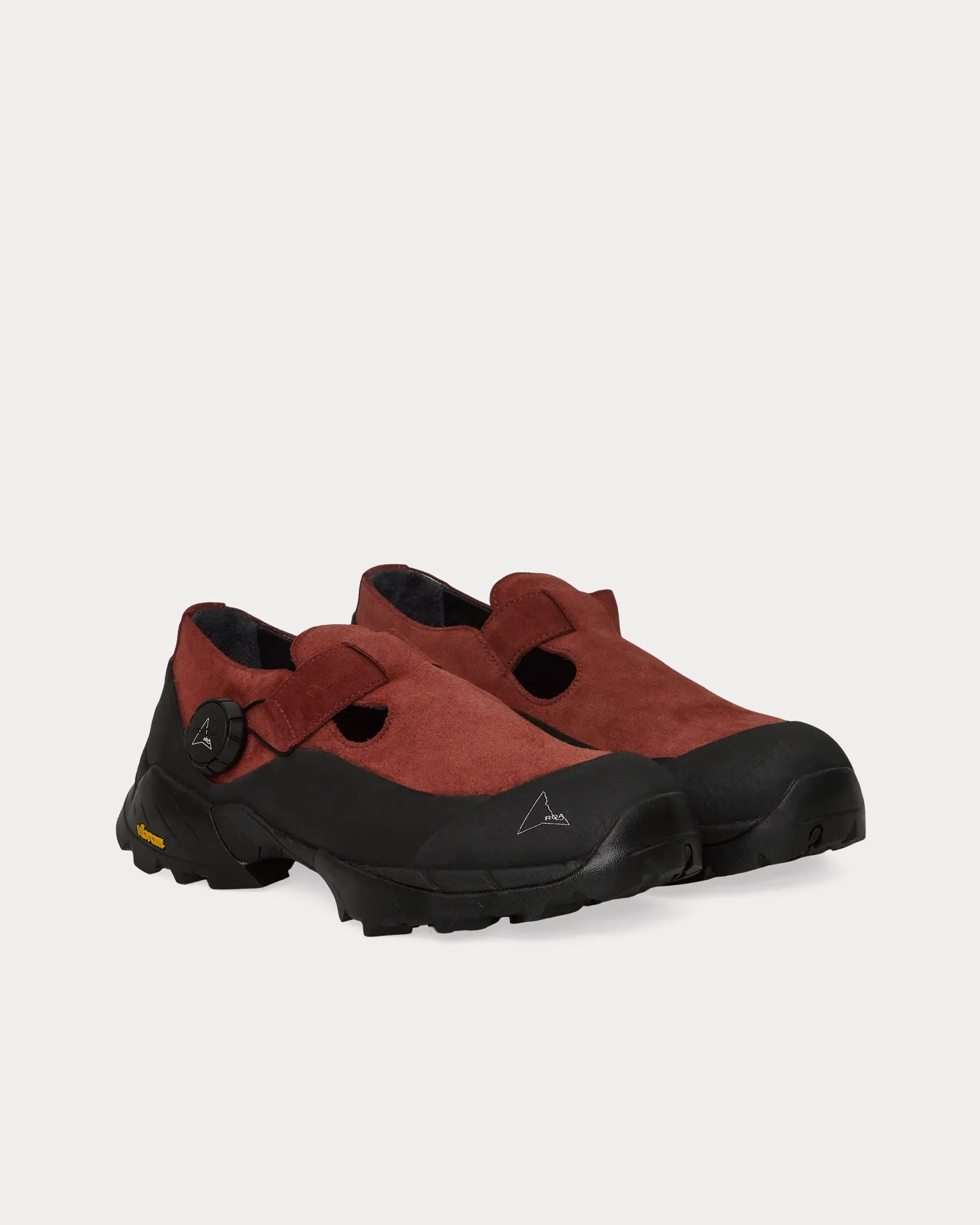 Pala Syrah / Black Sandals